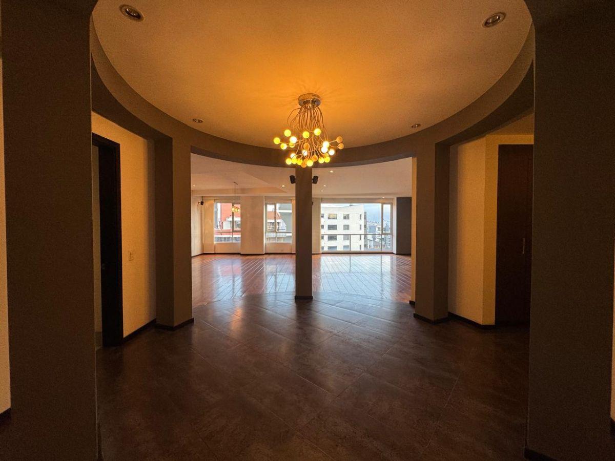 En Renta o Venta Departamento de 3 Dorm. 438 m² - Bellavista — imagen 8