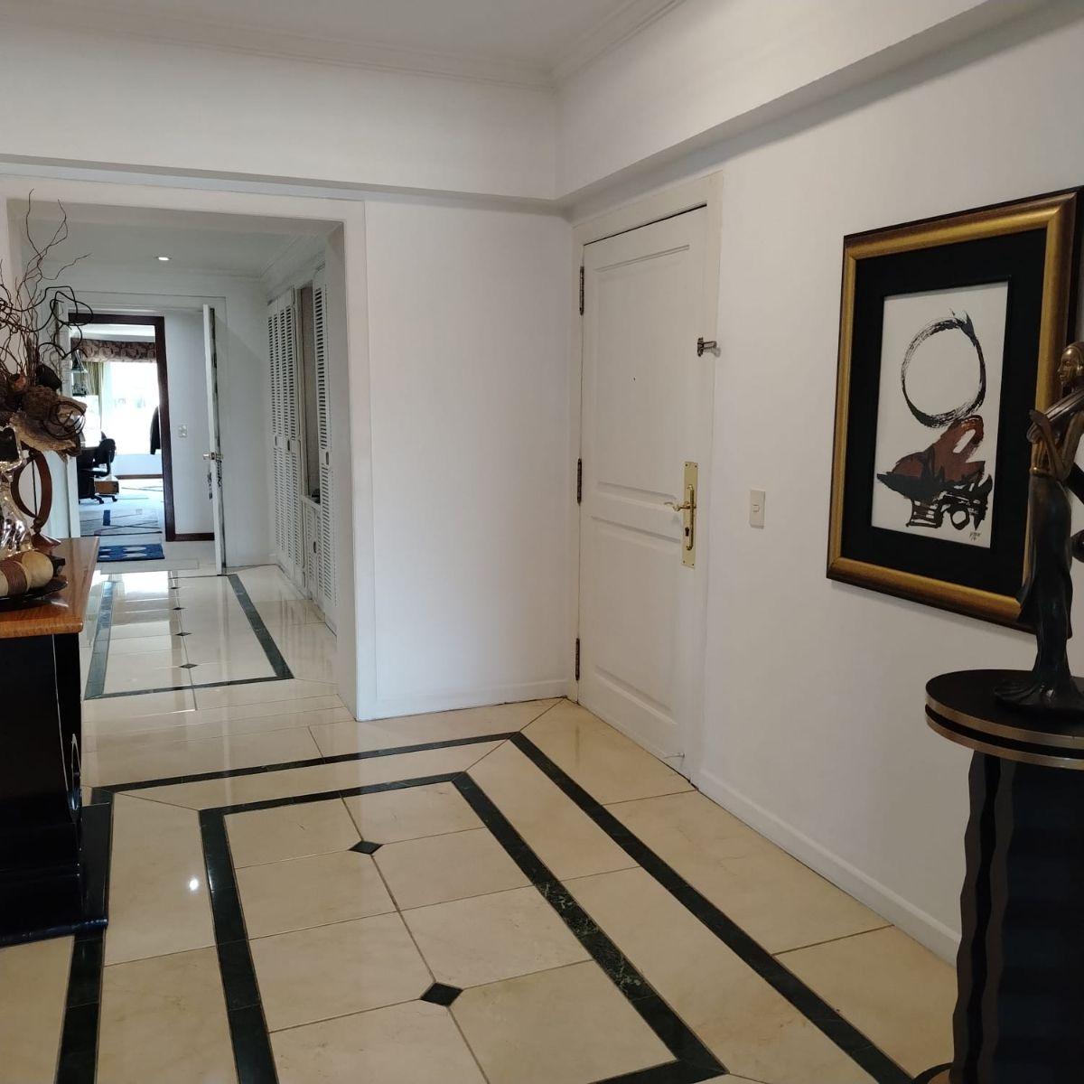 Departamento de 303 m² con 4 Habitaciones en Venta en El Norte de Quito — imagen 9