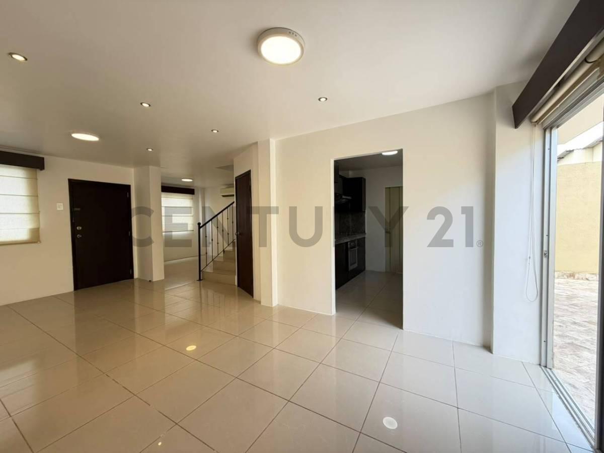 Venta de Casa en Urb. Compostela, Via Salitre. Guayas — imagen 9