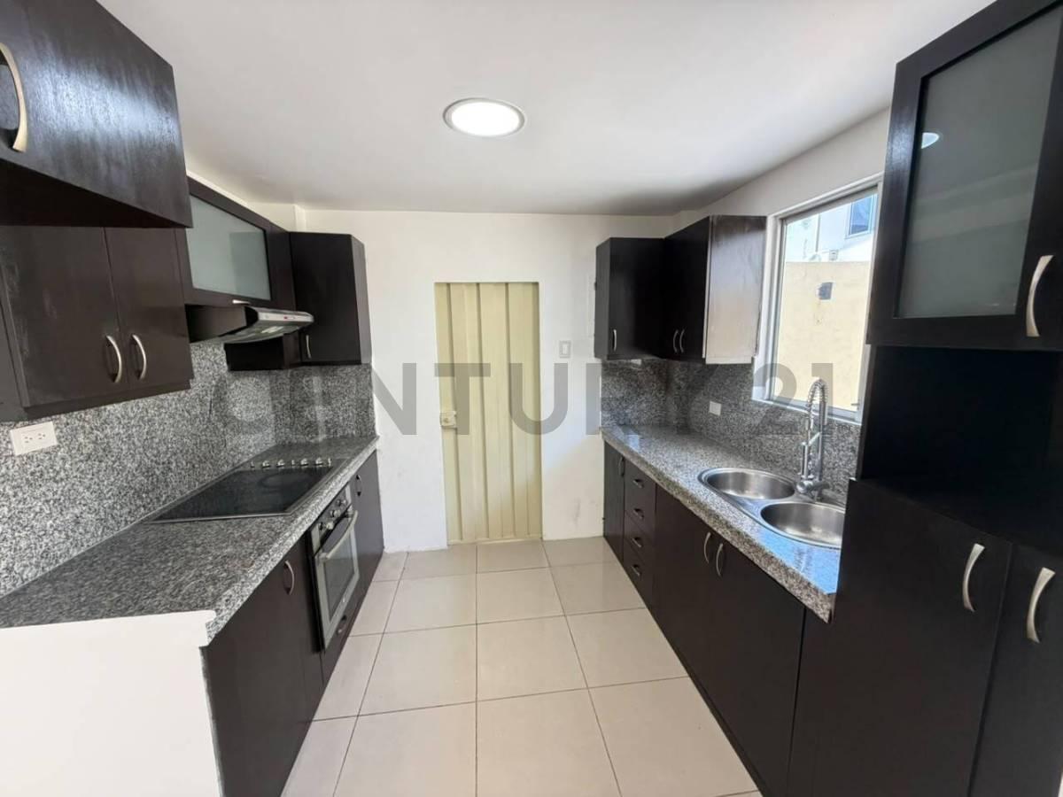 Venta de Casa en Urb. Compostela, Via Salitre. Guayas — imagen 6