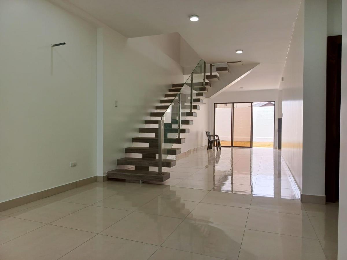 Casa de Venta en La Urbanización Ciudad Celeste, 4 Dorm., Samborondón, Guayas — imagen 10