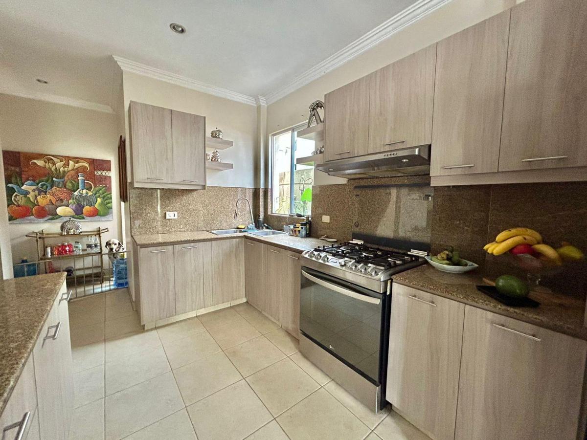 Venta de Villa en Guayaquil Tenis 4 Dorm., Guayas — imagen 5