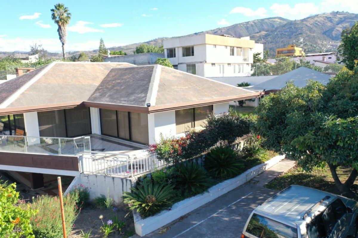 Vendo Casa de 655 m en Tumbaco con Terreno de 2581 m — imagen 5