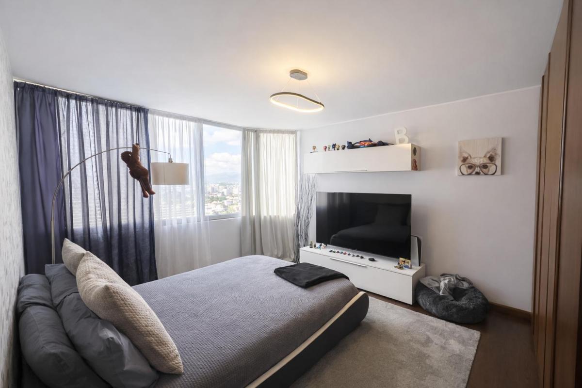 Departamento Amoblado en Venta en González Suárez Quito Ecuador — imagen 3