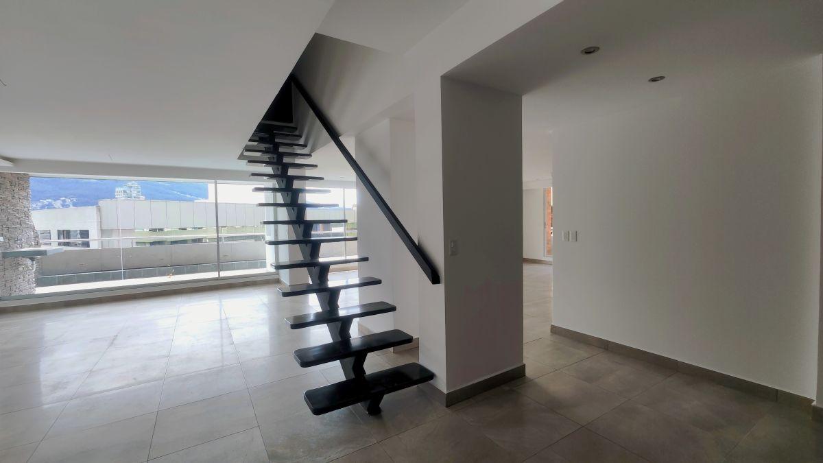 Vendo Elegante y Amplio Departamento en El Edificio Catalina Parc Torre 2 – Vista Espectacular — imagen 5