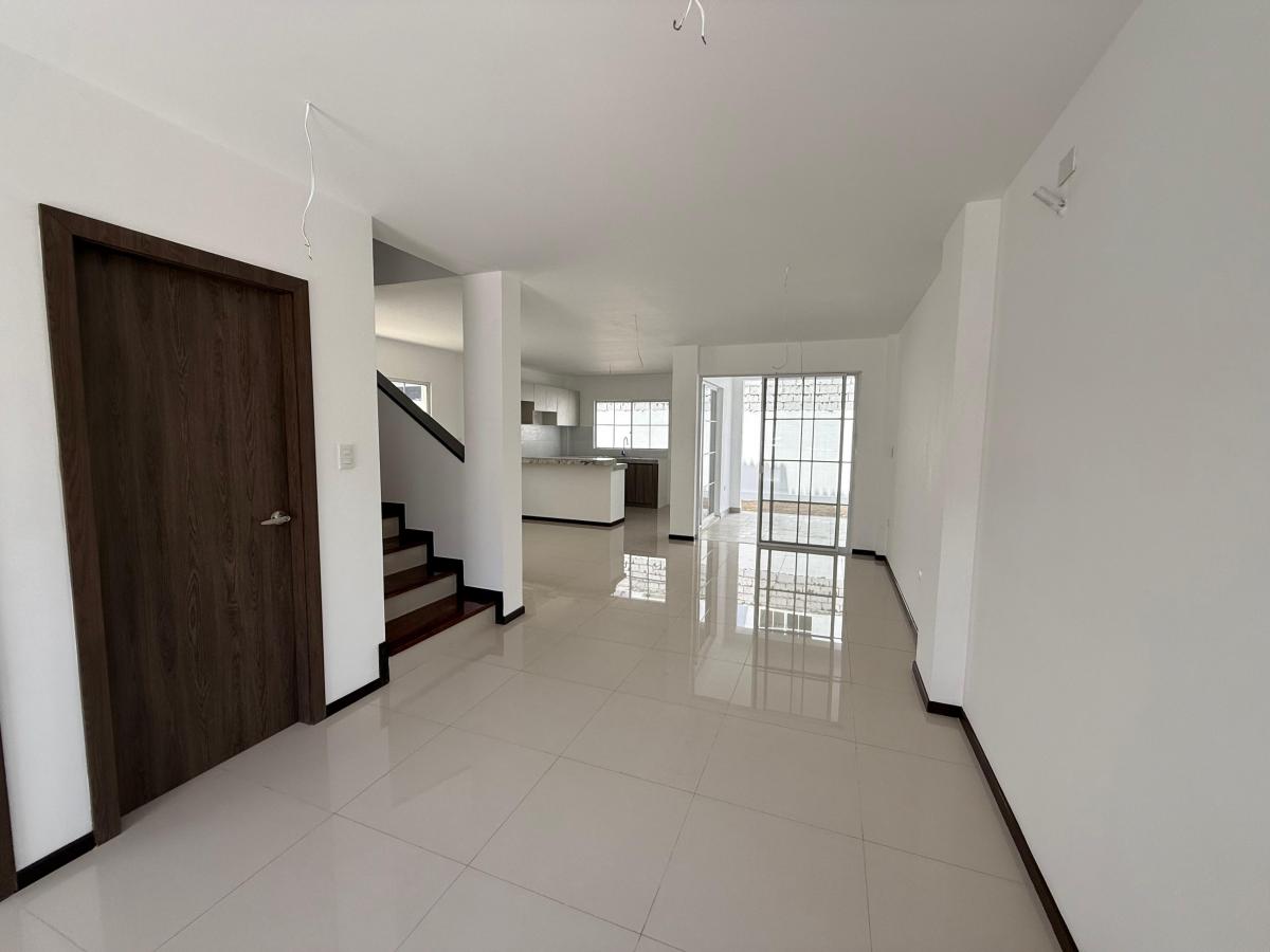 Alquilo / Vendo Casa de Estreno en Terranostra, Guayas — imagen 9