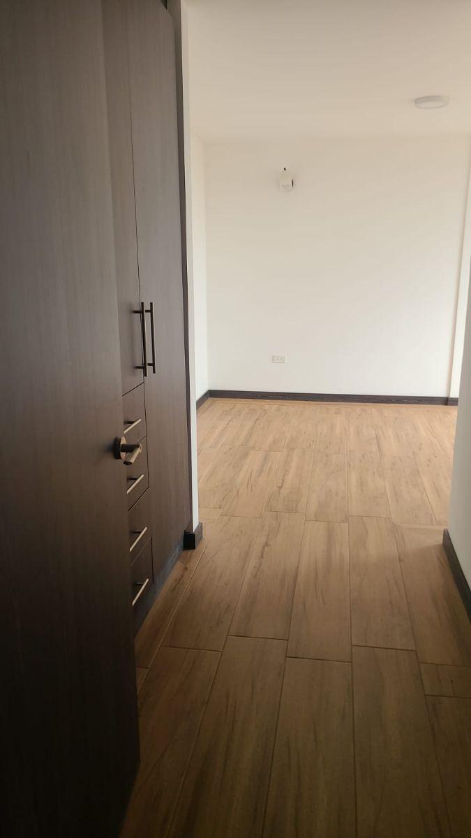 Departamento de Venta en Conjunto Privado, Tercer Piso, con Piscina Sector Tumbaco — imagen 8