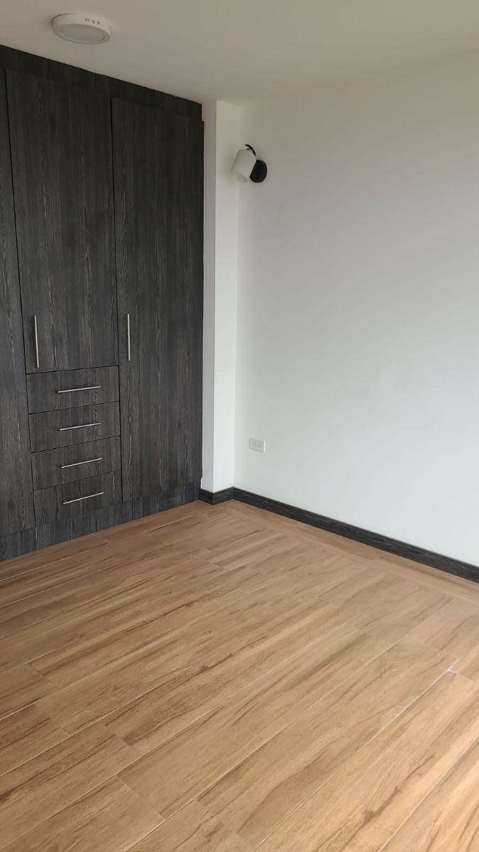 Departamento de Venta en Conjunto Privado, Tercer Piso, con Piscina Sector Tumbaco — imagen 5