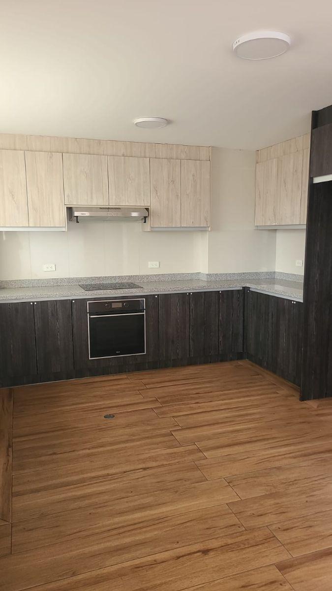 Departamento de Venta en Conjunto Privado, Tercer Piso, con Piscina Sector Tumbaco — imagen 4