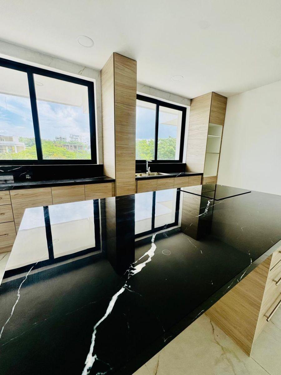 Venta de Casa de 3 Habitaciones con Piscina en Urbanización Exclusiva de Manta, Manabí — imagen 10