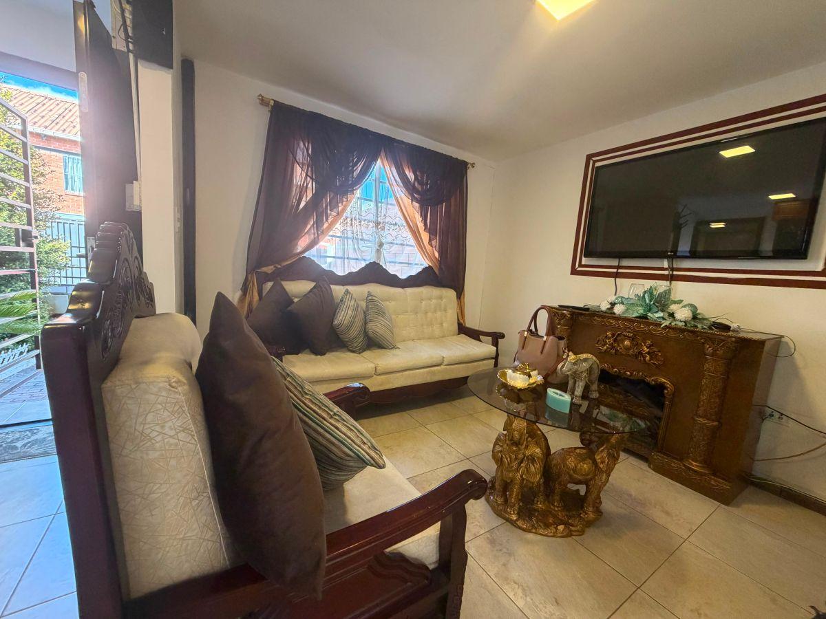 ¡Villa en Venta – Cuenca! sector Av Los Migrantes |, Azuay — imagen 6