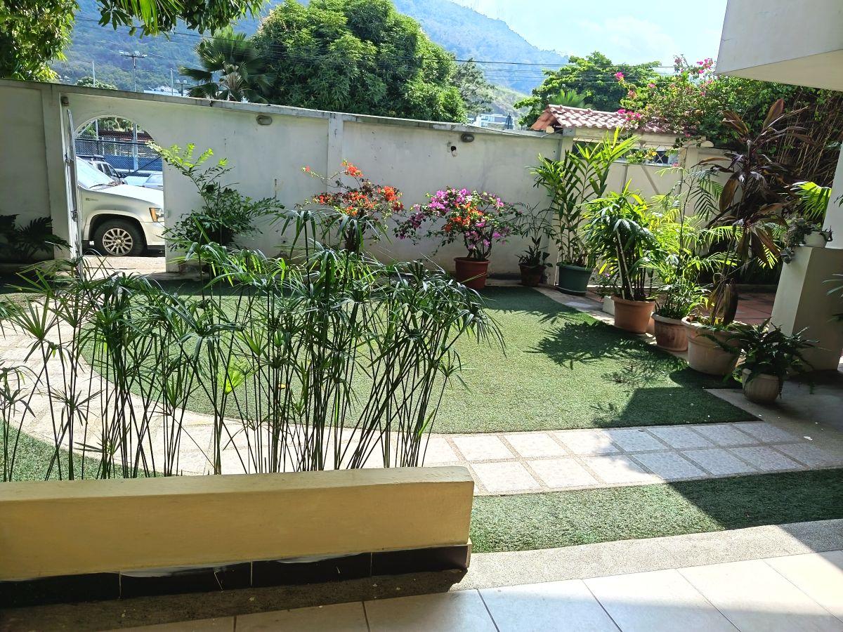 Colinas de Los Ceibos, Zona con Garita. Vendo Hermoso Departamento Planta Baja de 3 Dorm.. Guayas — imagen 9
