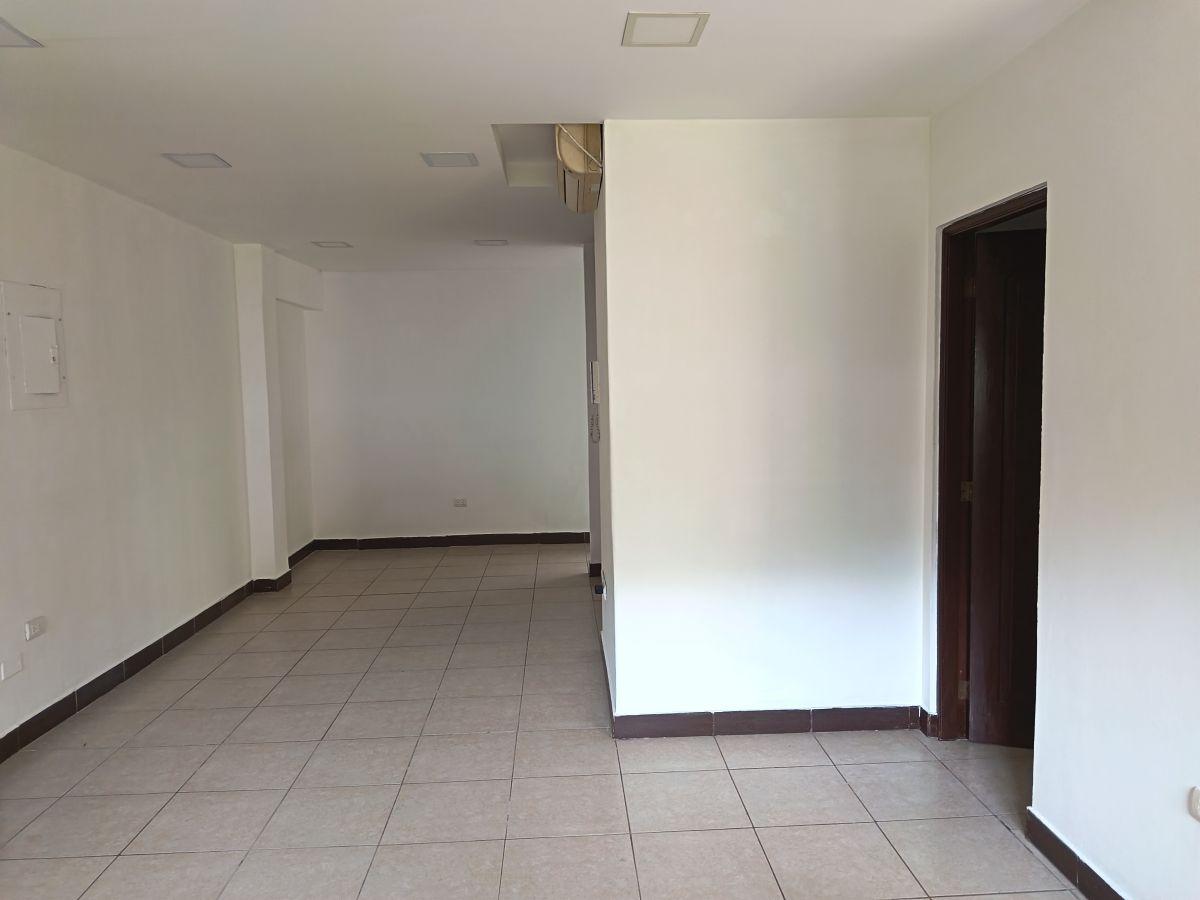 Colinas de Los Ceibos, Zona con Garita. Vendo Hermoso Departamento Planta Baja de 3 Dorm.. Guayas — imagen 6
