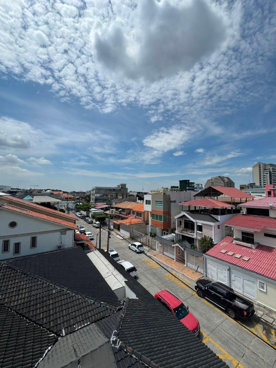 Penthouse Remodelado con Terraza Privada 333 m Cuadrados Kennedy Norte Sector Cerrado, Guayas — imagen 10