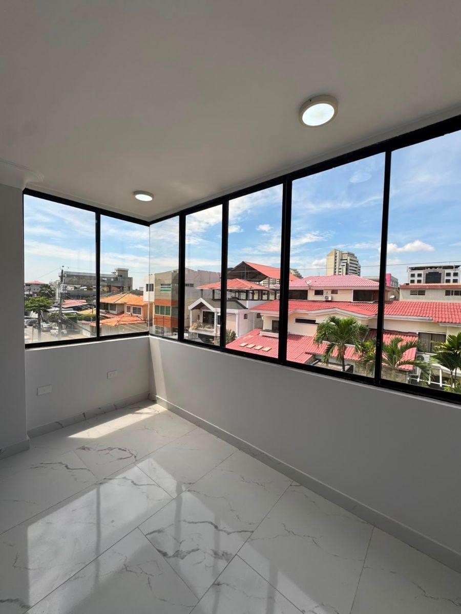 Penthouse Remodelado con Terraza Privada 333 m Cuadrados Kennedy Norte Sector Cerrado, Guayas — imagen 8