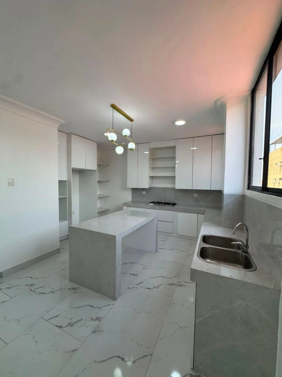 Penthouse Remodelado con Terraza Privada 333 m Cuadrados Kennedy Norte Sector Cerrado, Guayas — imagen 7