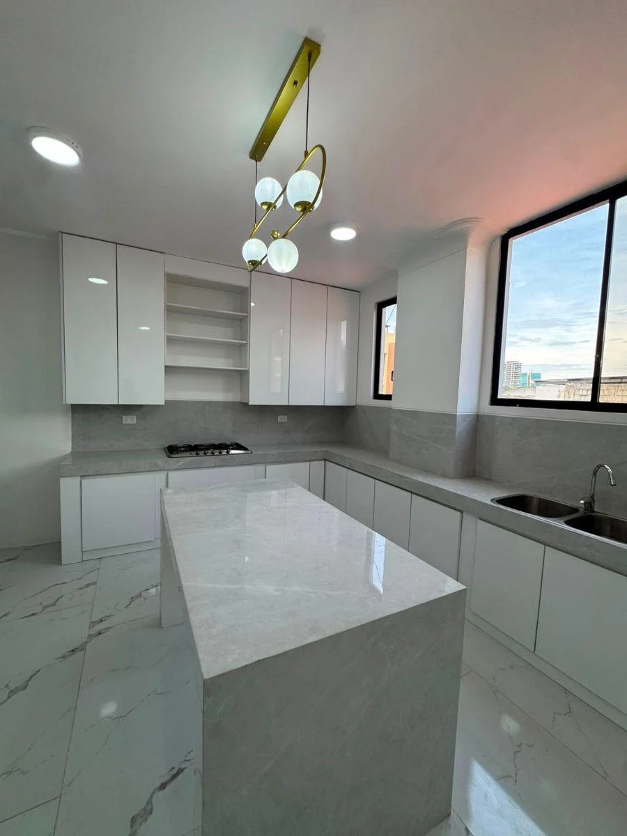 Penthouse Remodelado con Terraza Privada 333 m Cuadrados Kennedy Norte Sector Cerrado, Guayas — imagen 5