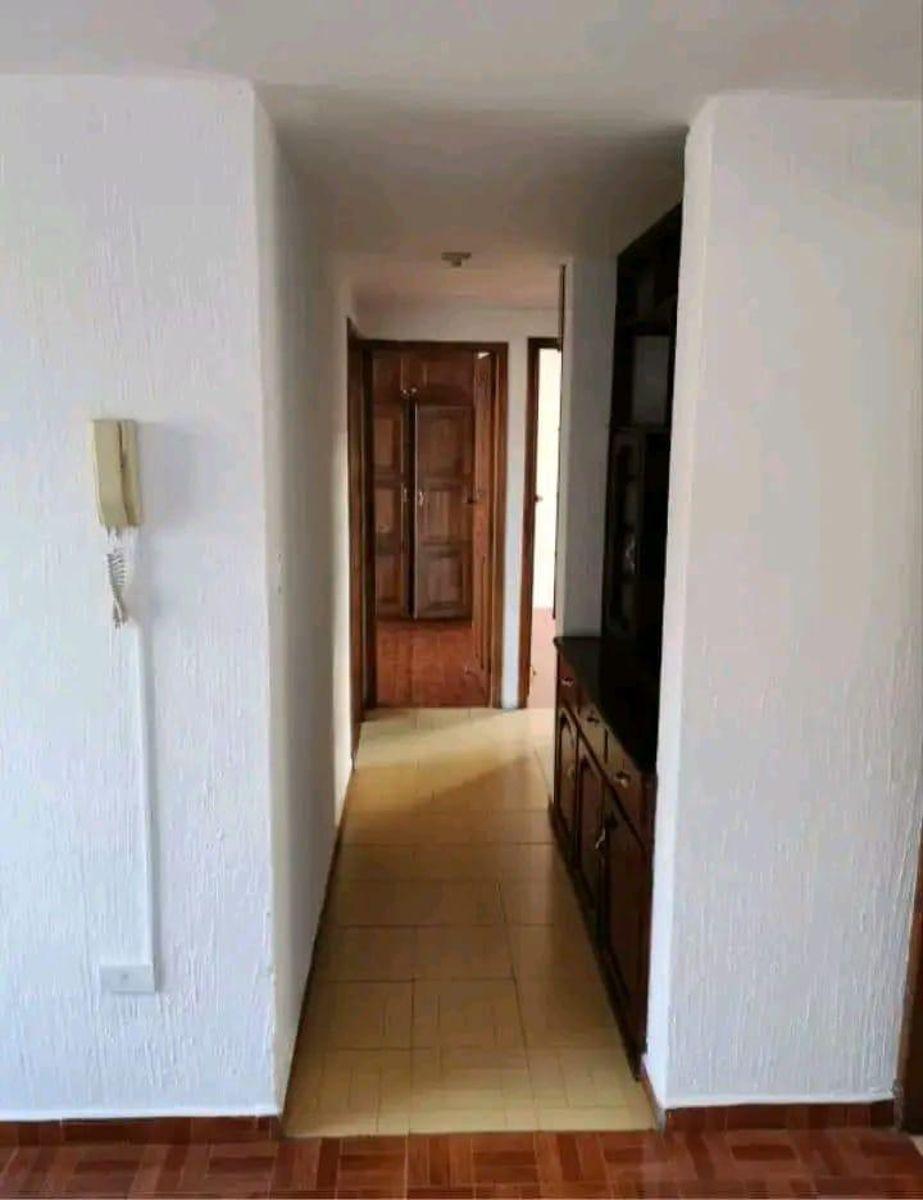 Departamento en Venta con Parqueadero, Sector Solanda — imagen 10