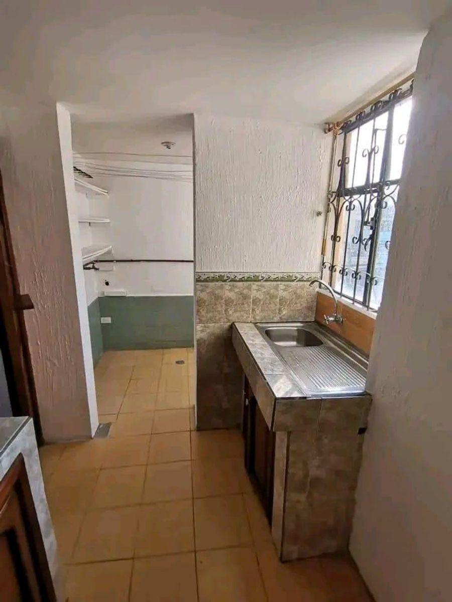 Departamento en Venta con Parqueadero, Sector Solanda — imagen 6