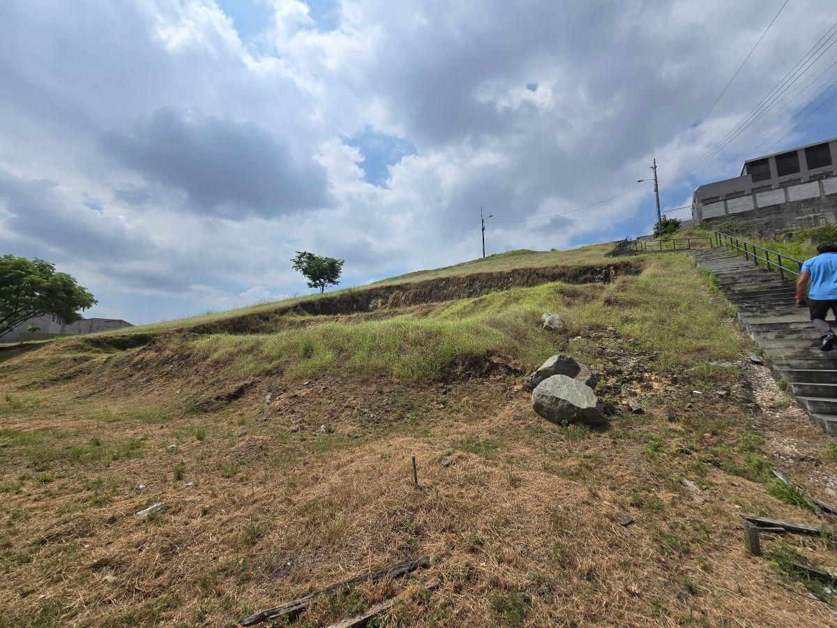 Vendo Terreno en El Condado de Vicolinci, Guayas — imagen 3