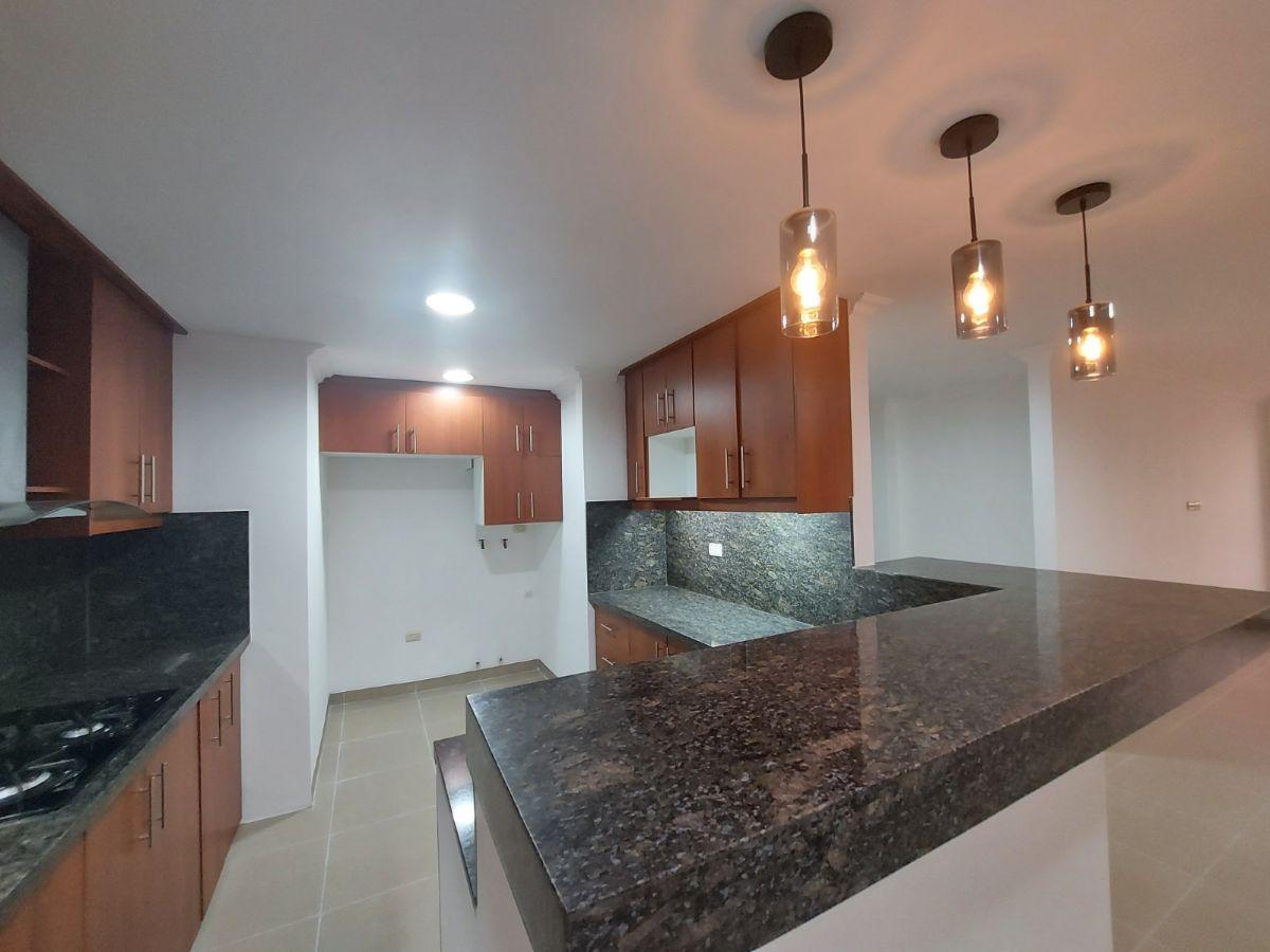 Departamento de Venta con Hermosa Vista a La Ciudad en El Portón de Las Lomas, Guayas — imagen 10