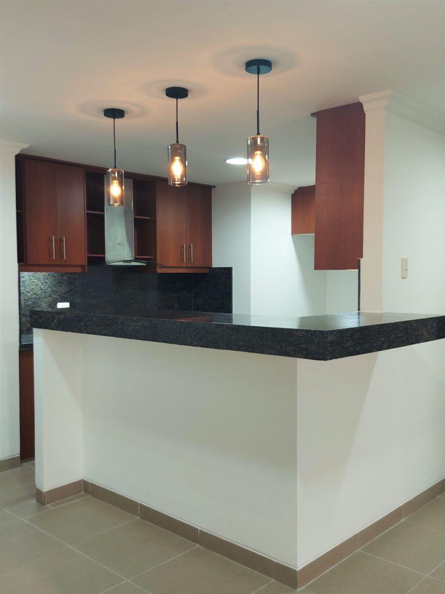 Departamento de Venta con Hermosa Vista a La Ciudad en El Portón de Las Lomas, Guayas — imagen 9