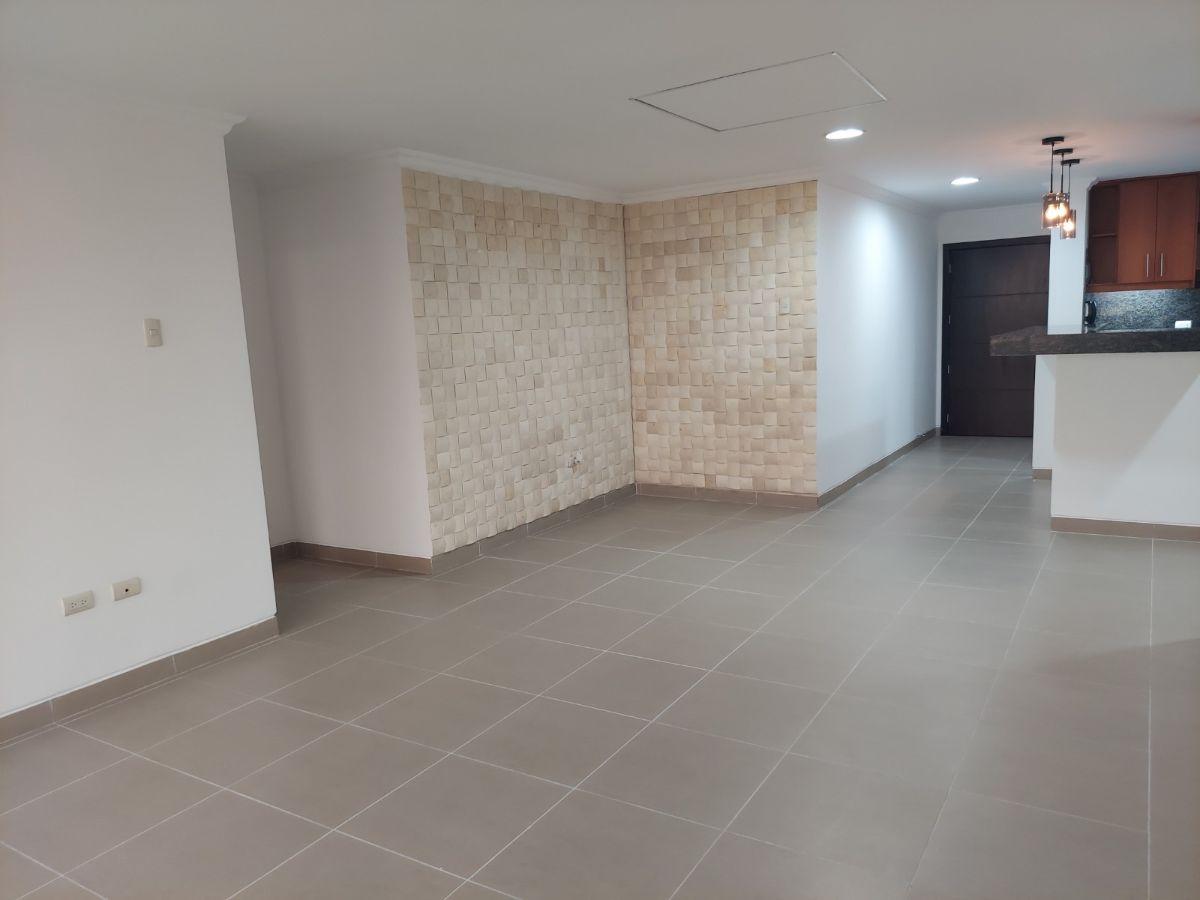 Departamento de Venta con Hermosa Vista a La Ciudad en El Portón de Las Lomas, Guayas — imagen 8