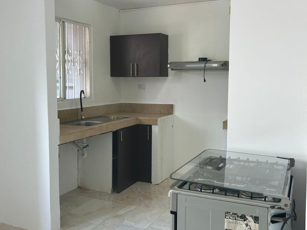 Málaga 2 Venta Casa Recien Remodelada, Guayas — imagen 4