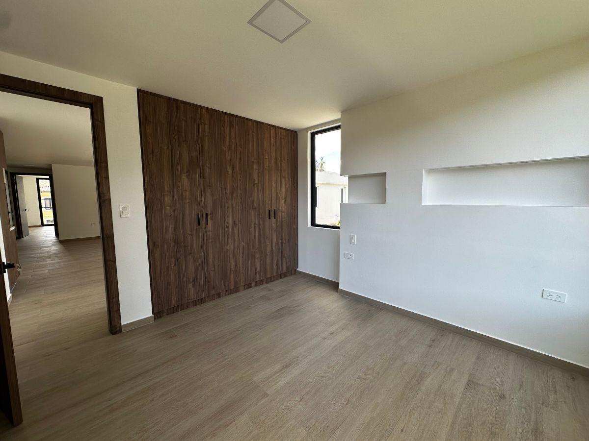 Se Vende Departamento Dentro de Urbanizacion con Dos Balcones y Terraza — imagen 8