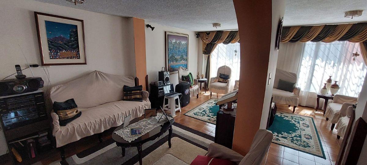 Venta Casa Esquinera de 340 m² con 6 Habitaciones La Vicentina Baja, 4 Garajes — imagen 8