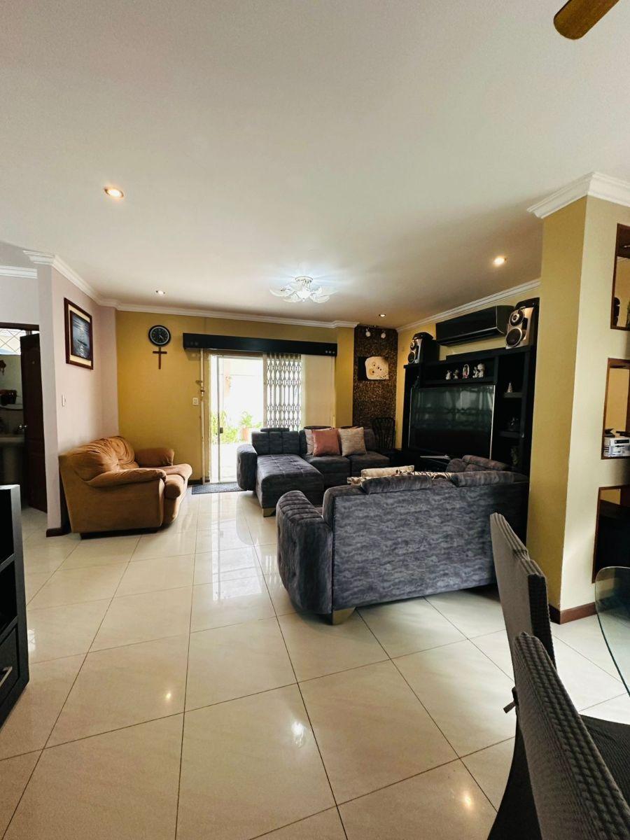 Casa con 4 Recámaras en Venta, 258 m² Terreno, Vía a La Costa, Guayas — imagen 7