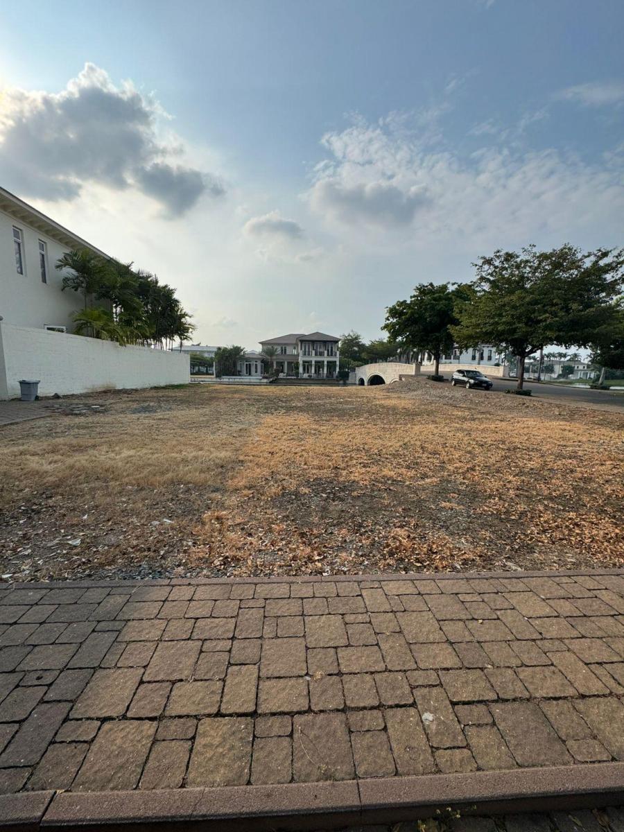 Terreno Al Canal de 715 m en Plaza Lagos, Guayas — imagen 7