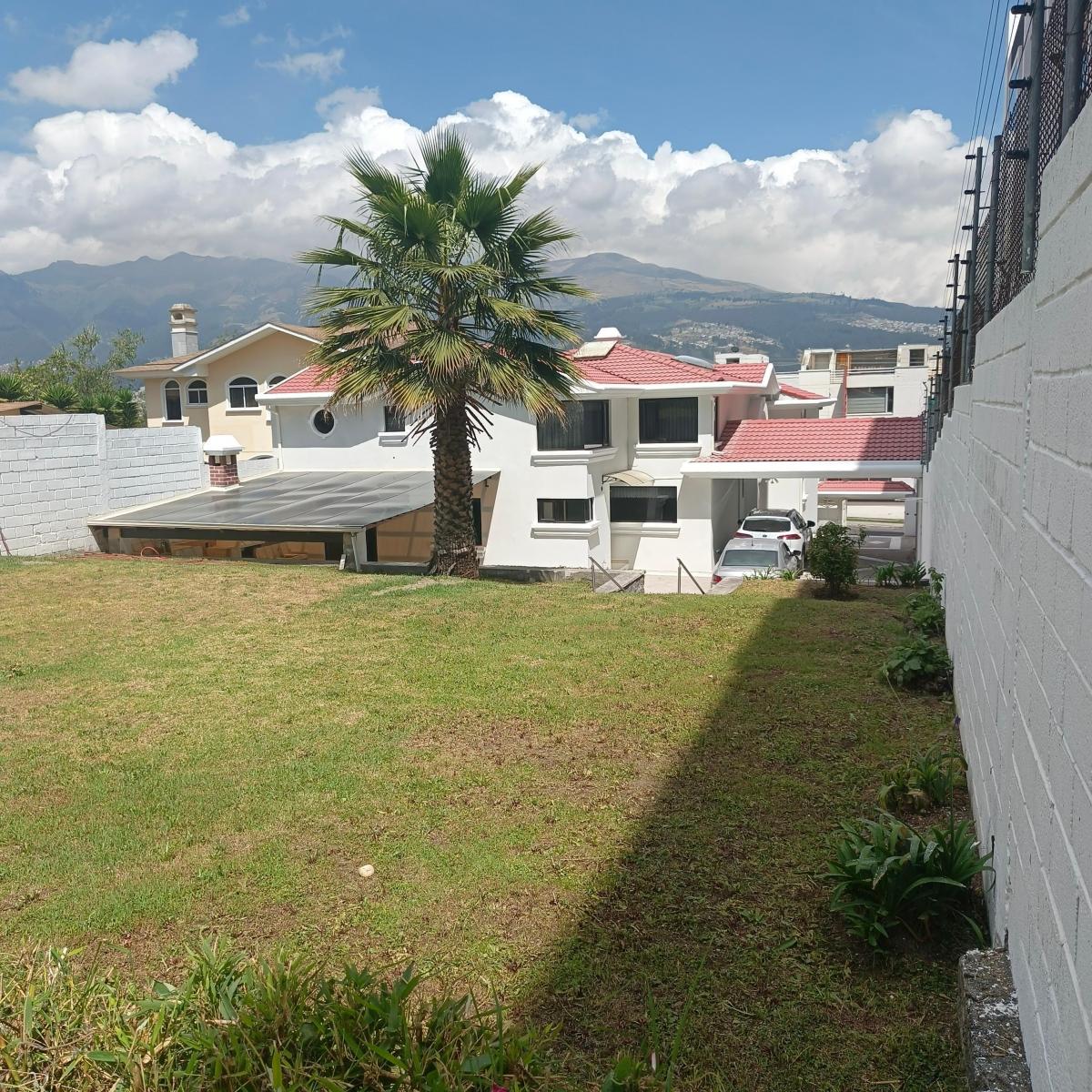 Ponciano Alto Hermosa Casa Duplex Independiente en Venta con Jardines 5 Dorm. Sala Tv — imagen 10