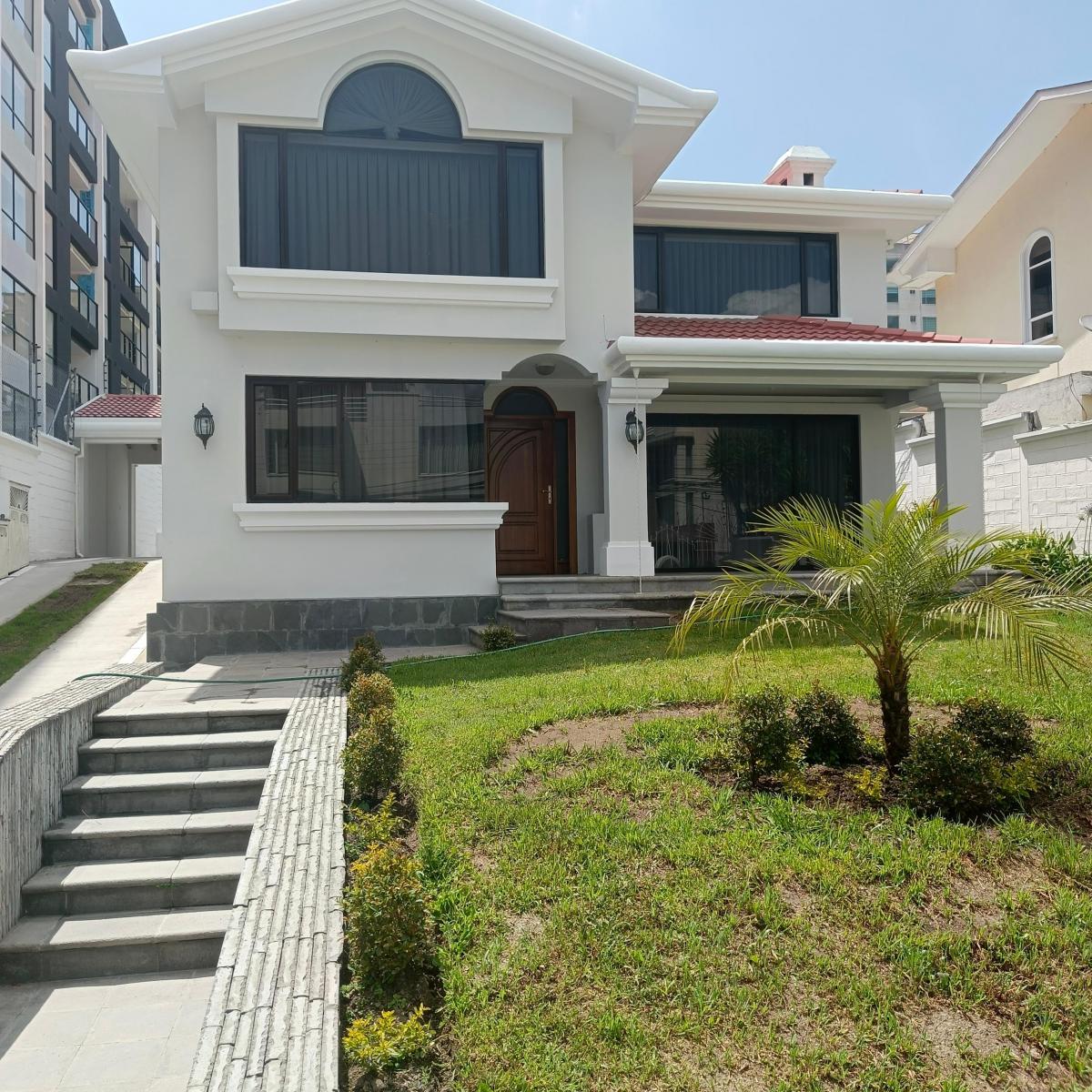 Ponciano Alto Hermosa Casa Duplex Independiente en Venta con Jardines 5 Dorm. Sala Tv — imagen 8