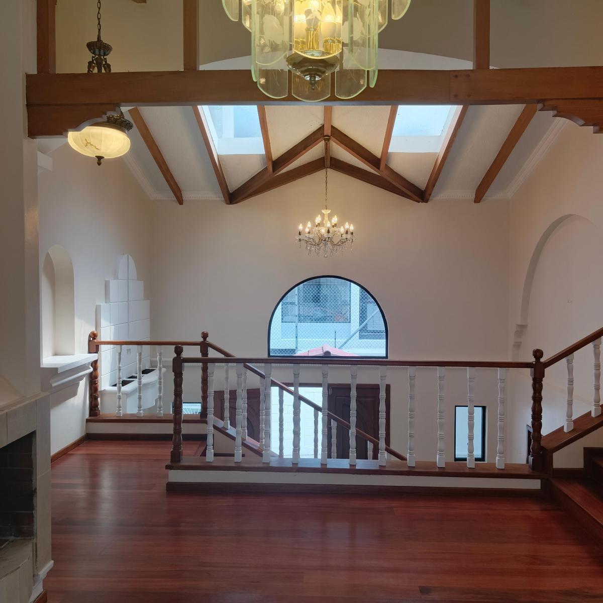 Ponciano Alto Hermosa Casa Duplex Independiente en Venta con Jardines 5 Dorm. Sala Tv — imagen 7