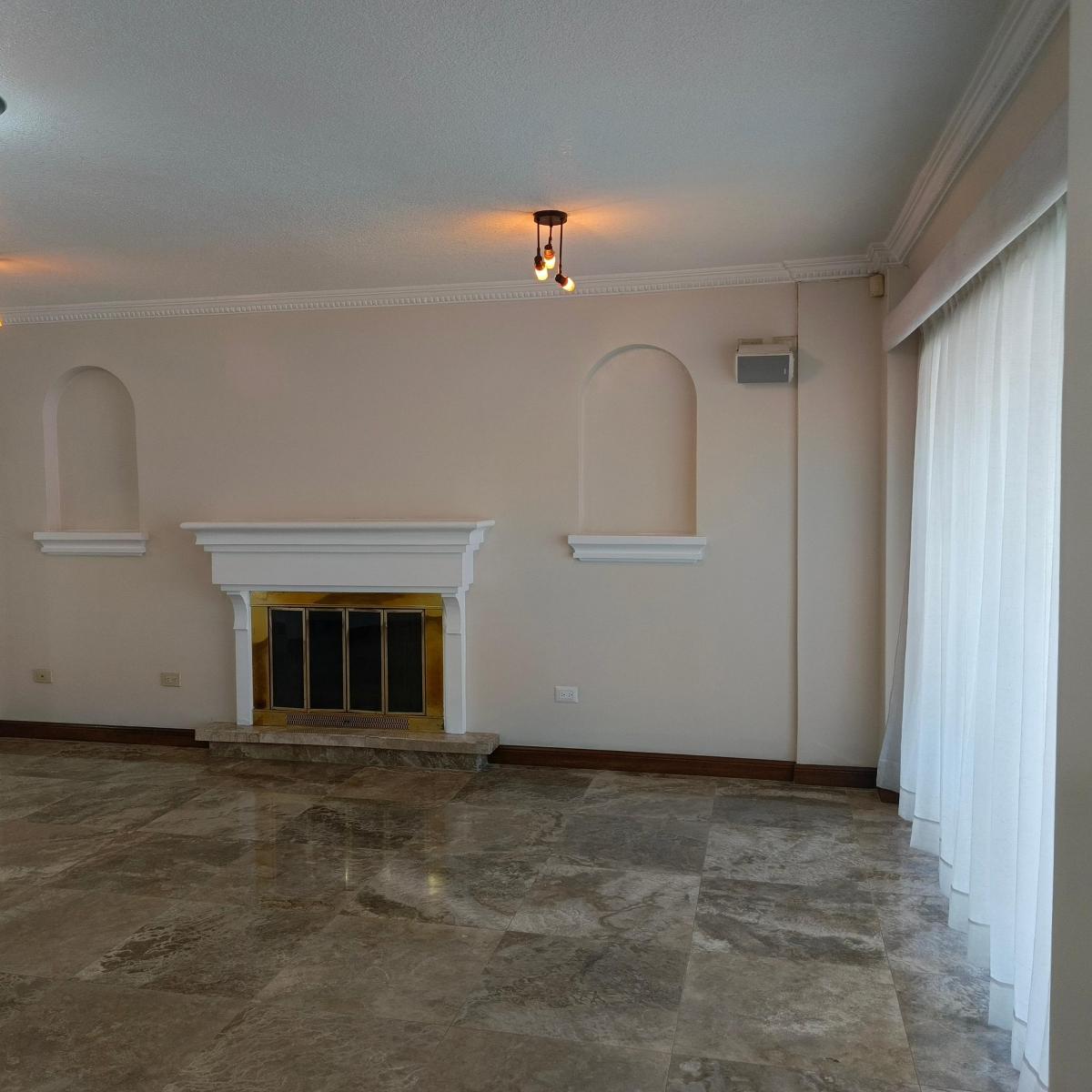 Ponciano Alto Hermosa Casa Duplex Independiente en Venta con Jardines 5 Dorm. Sala Tv — imagen 3