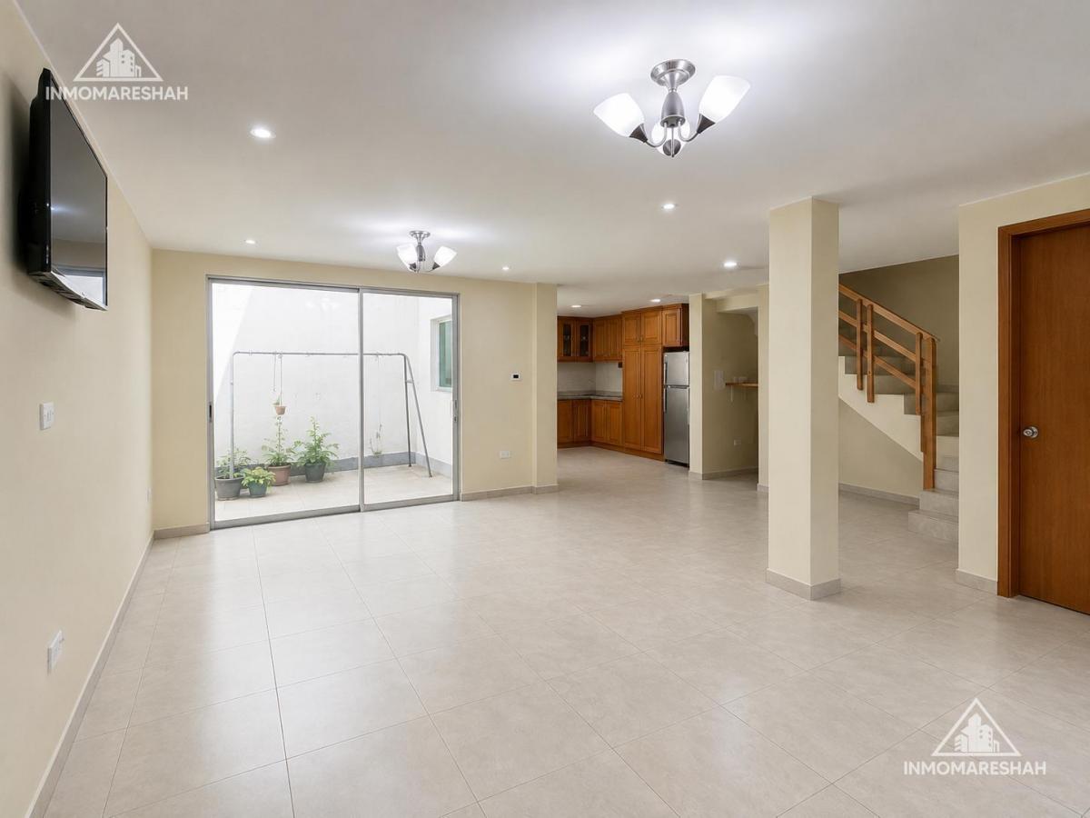 Casa Rentera en Venta en Calderon con 3 Departamentos 1 Local Comercial y 1 Casa Completa — imagen 7