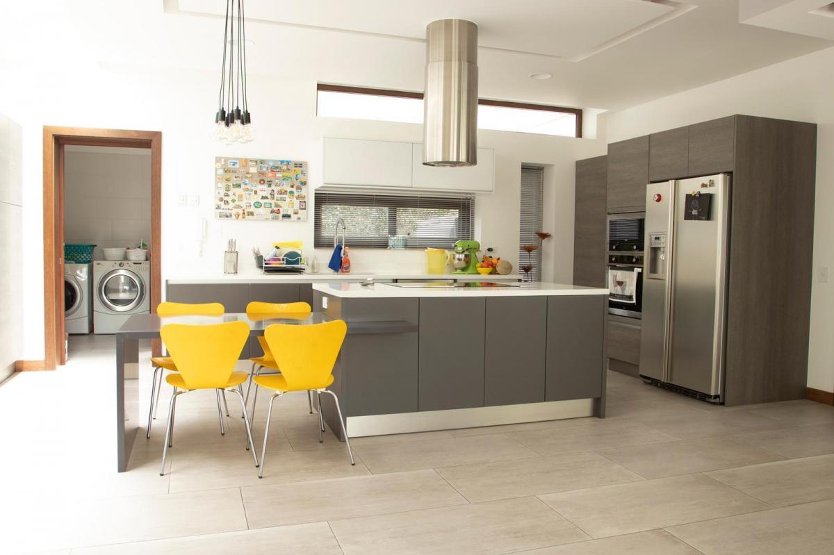 Casa de Venta Dentro de Urbanización Sector Colegio Alemán, Moderna, Exclusiva — imagen 7