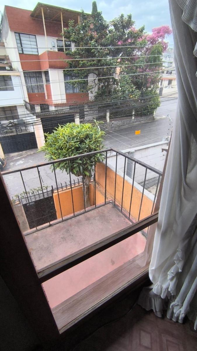 De Oportunidad Vendo Terreno con Casa Norte de Quito Urb. Rumiñahui — imagen 8
