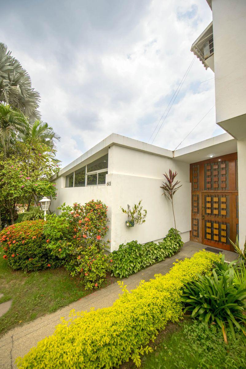 Casa con 5 Habitaciones en Venta en Los Ceibos, 927 m², Guayas — imagen 9