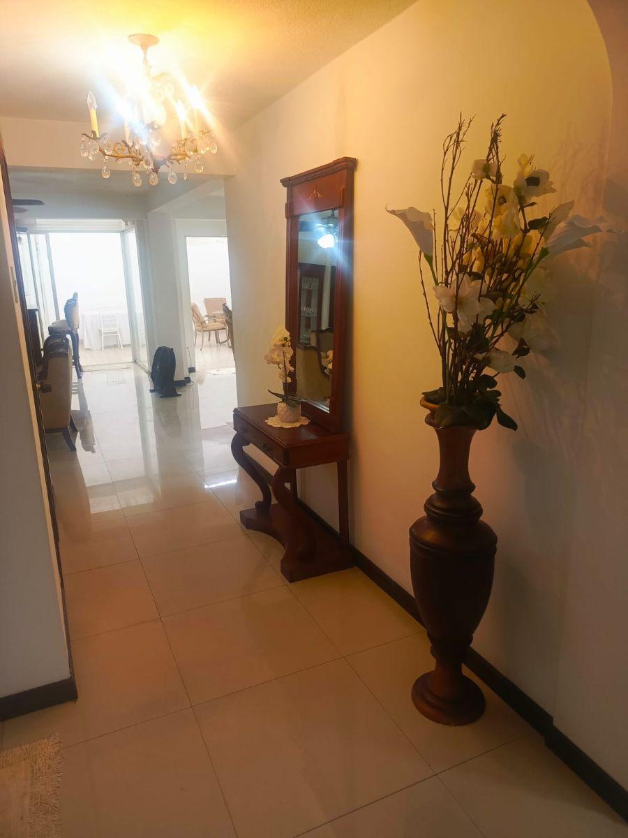 La Garzota - Venta con Uso de Suelo Casa Sin Amob de 3 Plantas con 4 Hab, Garaje, Splits, Cortinas, Guayas — imagen 9