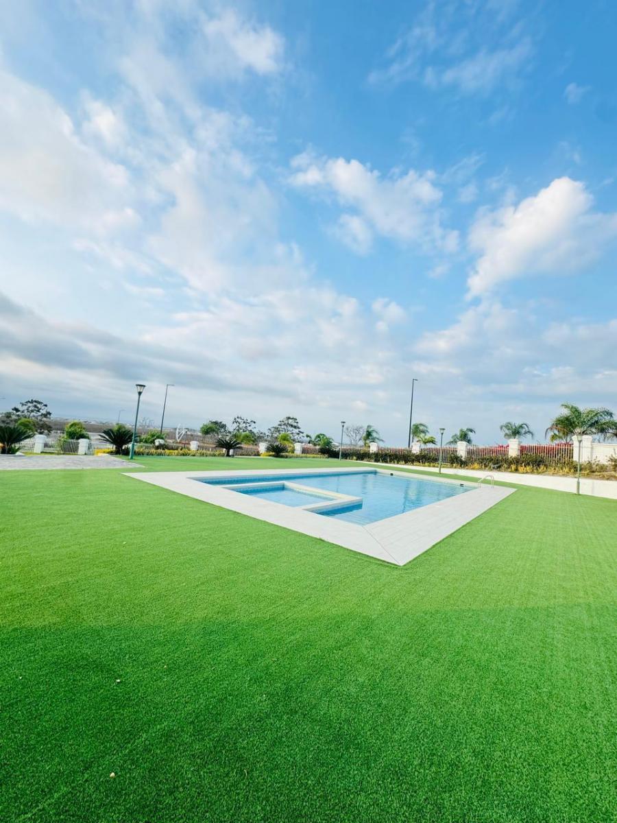 Terrenos en Venta en Exclusiva Urbanización Privada en Av Circunvalación, Manabí — imagen 3