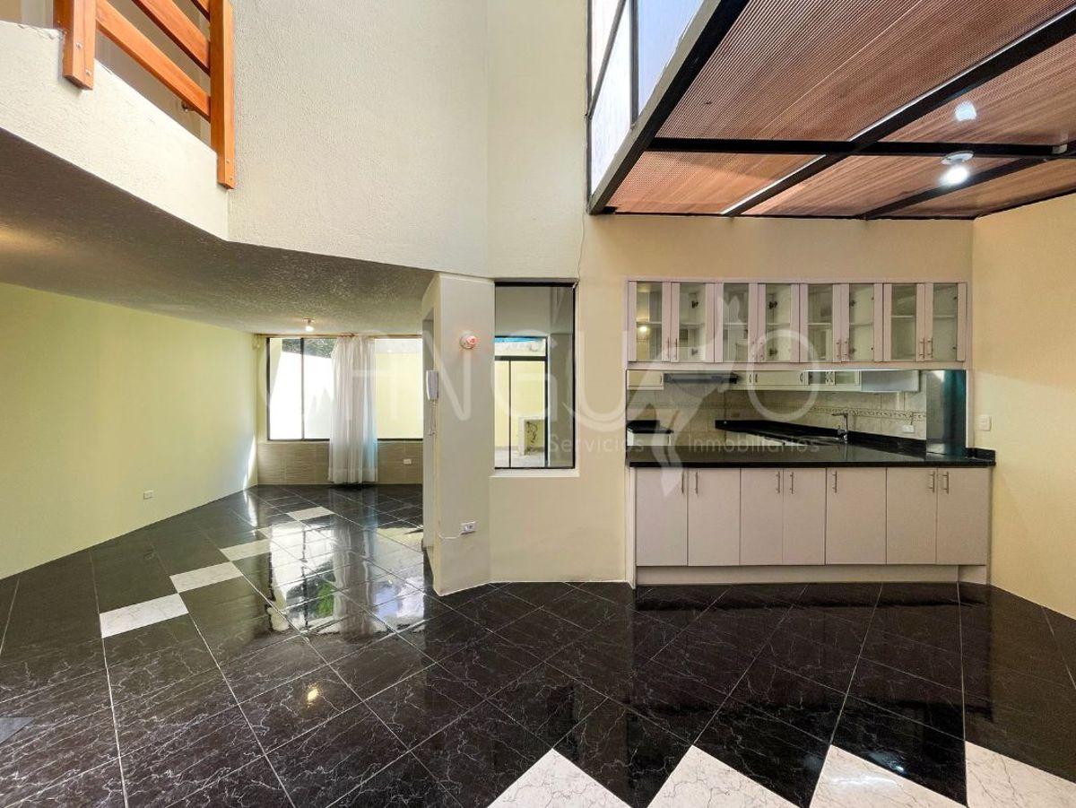 Amplia y Cálida Casa de Venta en Urbanización El Condado — imagen 8