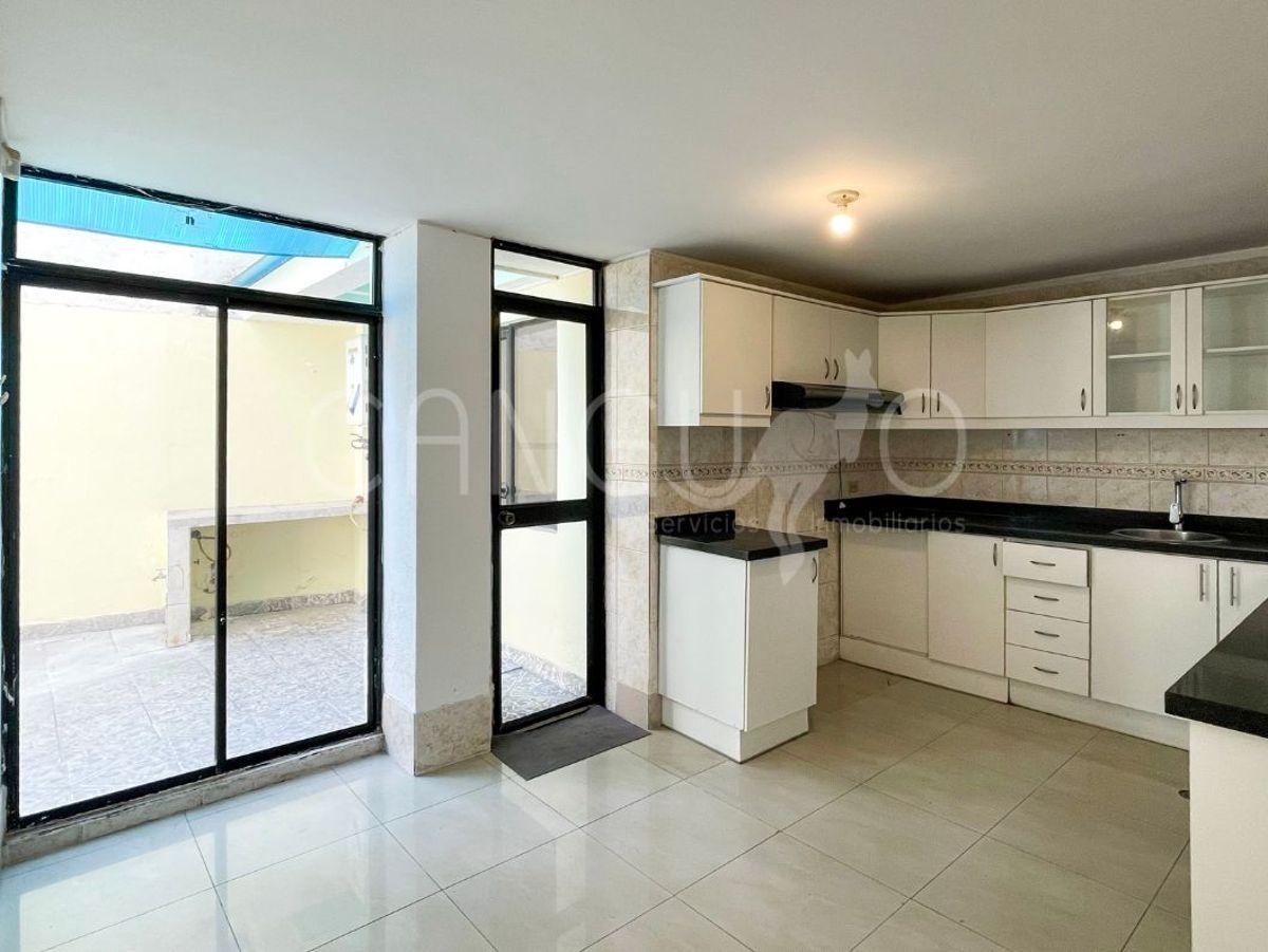 Amplia y Cálida Casa de Venta en Urbanización El Condado — imagen 7