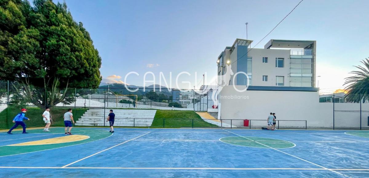 Amplia y Cálida Casa de Venta en Urbanización El Condado — imagen 3
