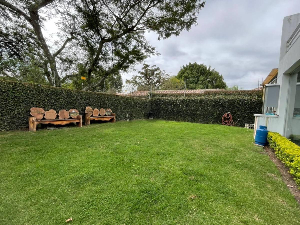 En Venta Casa con Patio. Intervalles. Tumbaco — imagen 6