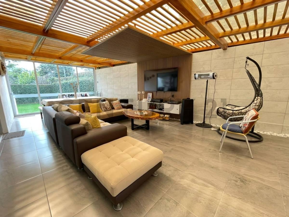 En Venta Casa con Patio. Intervalles. Tumbaco — imagen 5