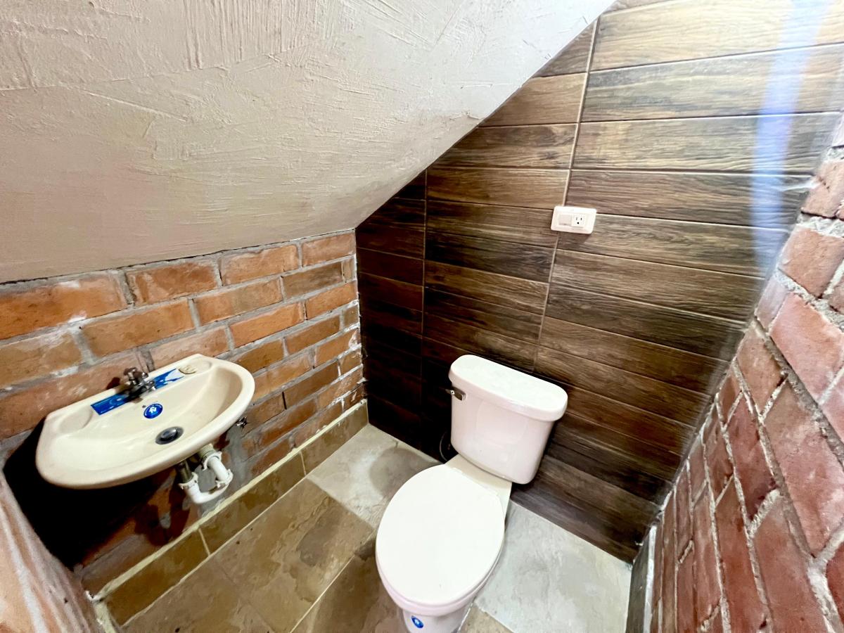 Casa en Venta con Amplio Terreno | Urbanización Privada | El Colibrí – Pintag — imagen 8