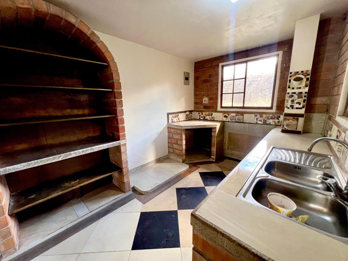 Casa en Venta con Amplio Terreno | Urbanización Privada | El Colibrí – Pintag — imagen 6