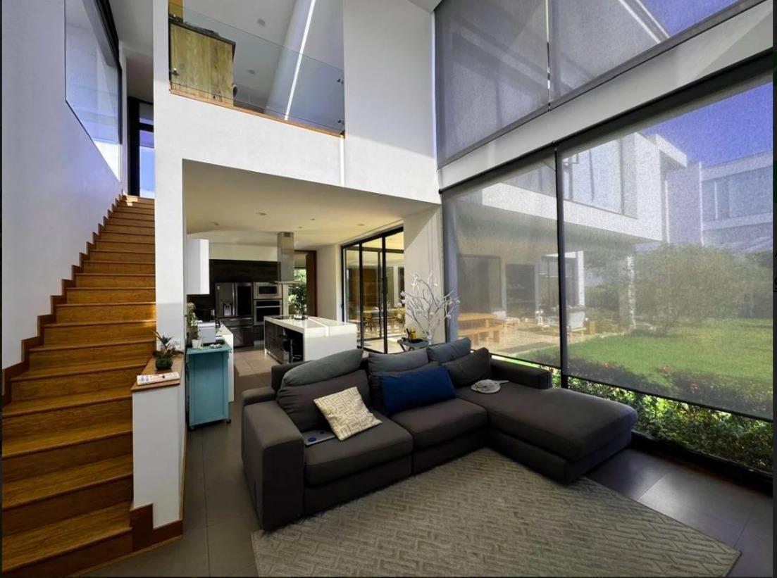 Casa de Lujo en Venta Urb. Arrayanes, Puembo, Jardín + Máster en Pb — imagen 4